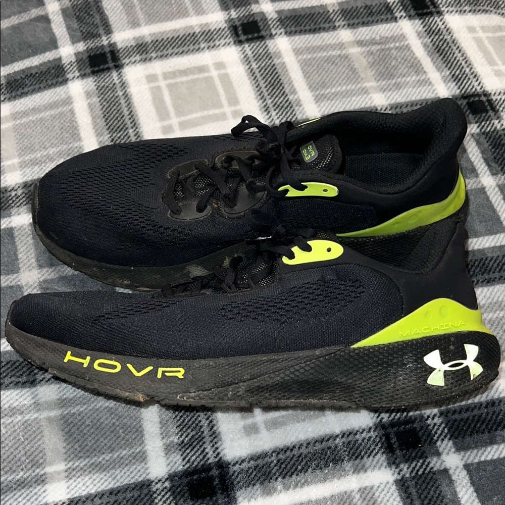 Under Armour Men's Black and Neon Green Athletic Shoes HOVR